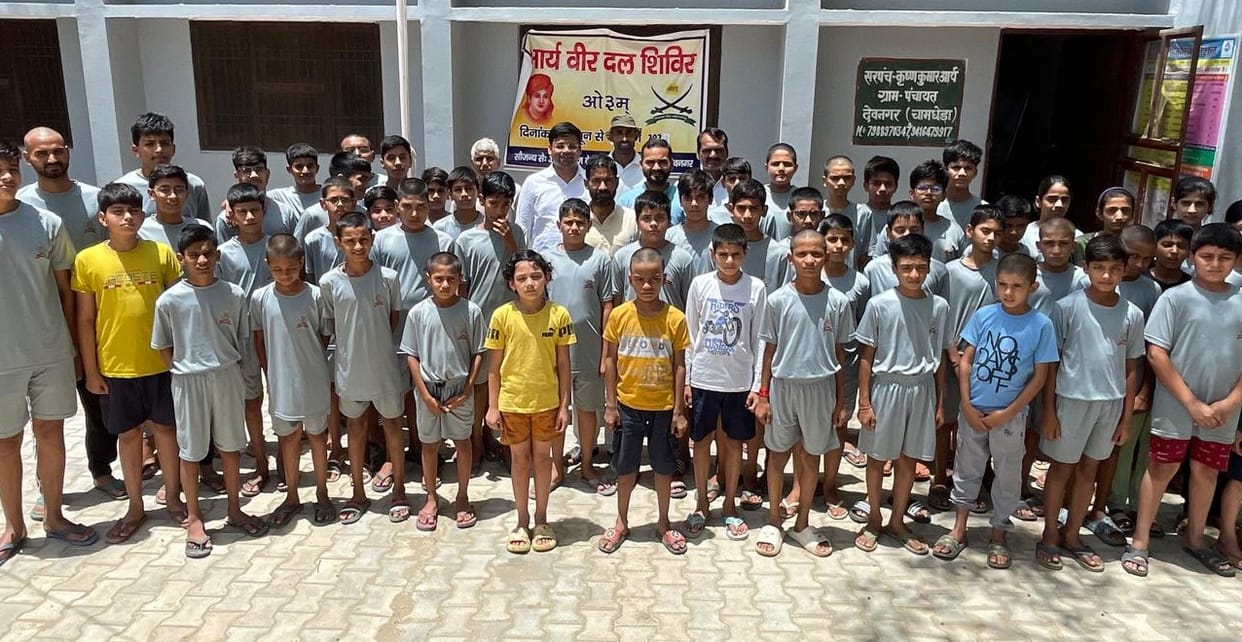 Gave information to children about Sanskrit conversation and Vedic mathematics.
