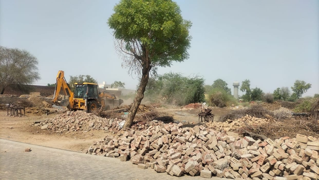 Encroachment removed from Panchayati land in Gudiya Kheda and street in Rupawas village.