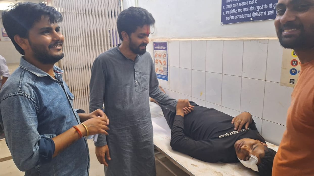 The son of the former minister took the injured lying on the road to the hospital