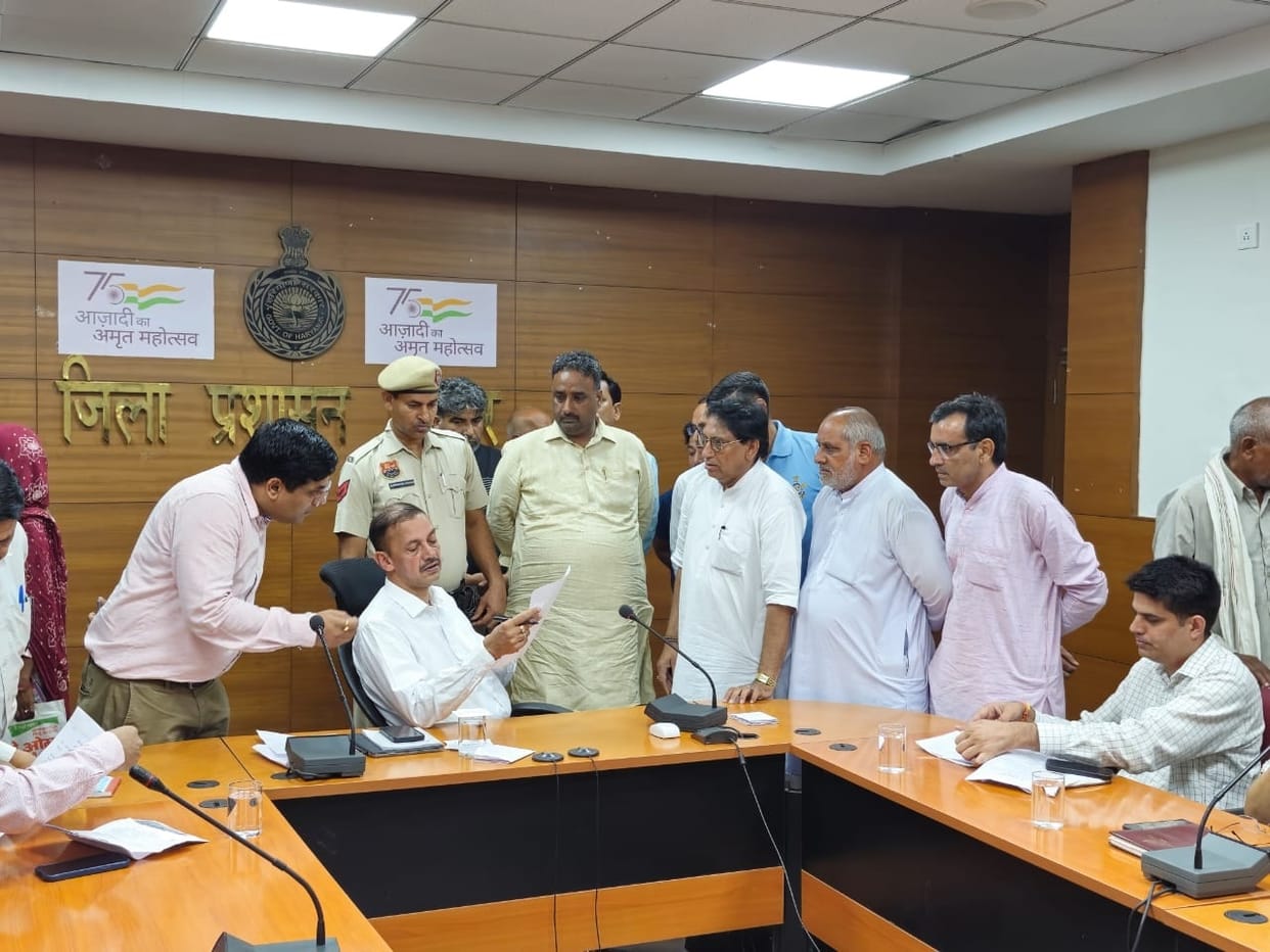 Laborer shown earning Rs 5 lakh