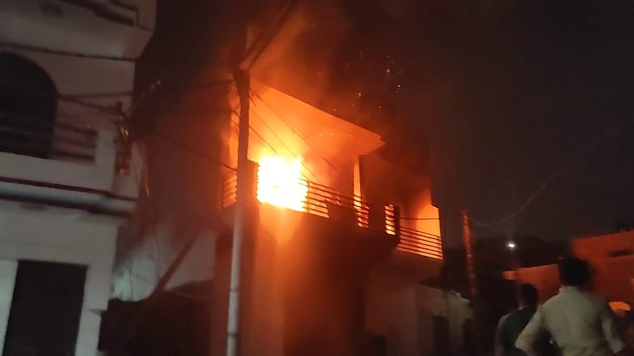 House caught fire, five burnt alive