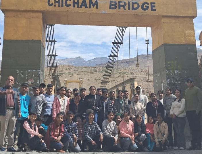 students of spiti valley 

made a business trip