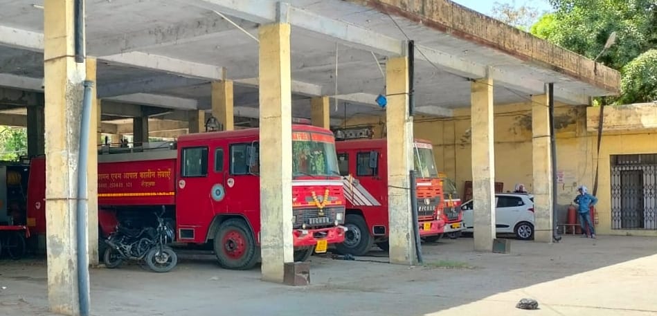 It is mandatory for fire brigade personnel to wear uniform from today