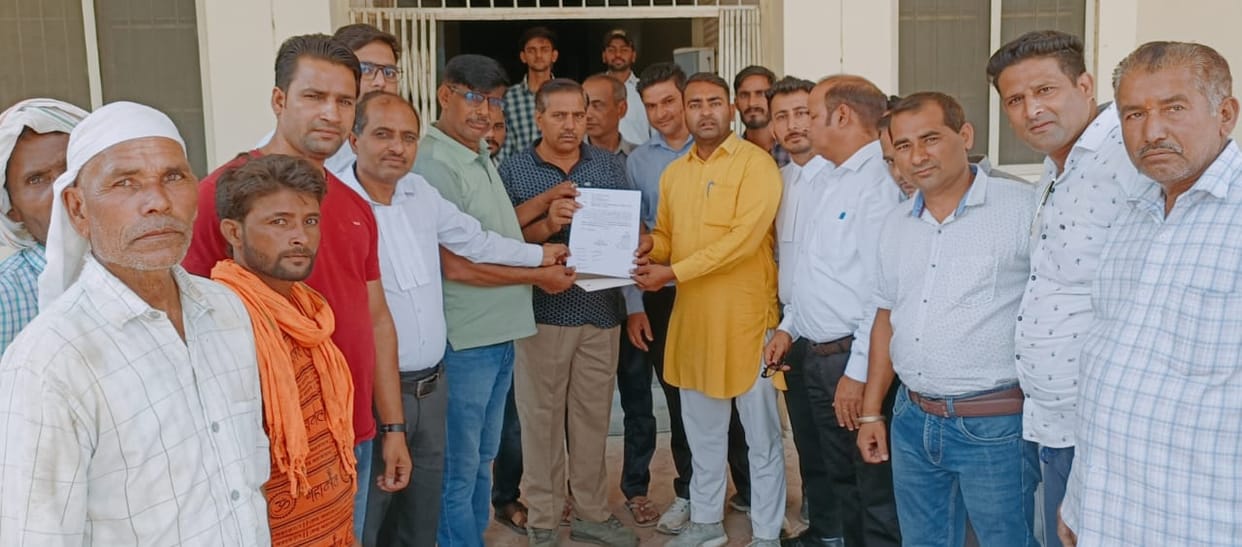 Villagers demanded that Chakarpur and Mundiya villages should be included in Pistor Municipality.
