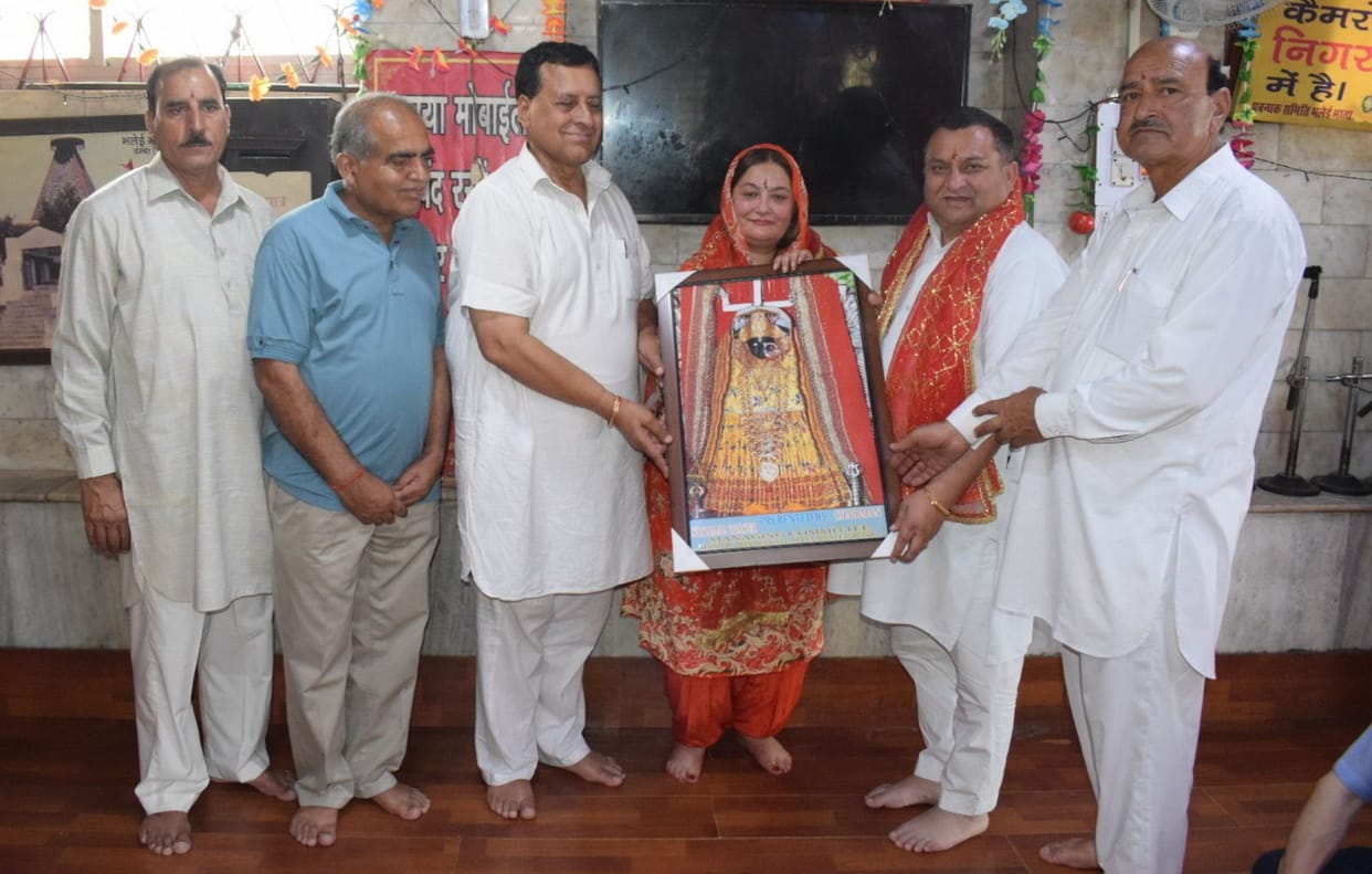 Vis Vice President offered prayers at Bhalei Mata Temple