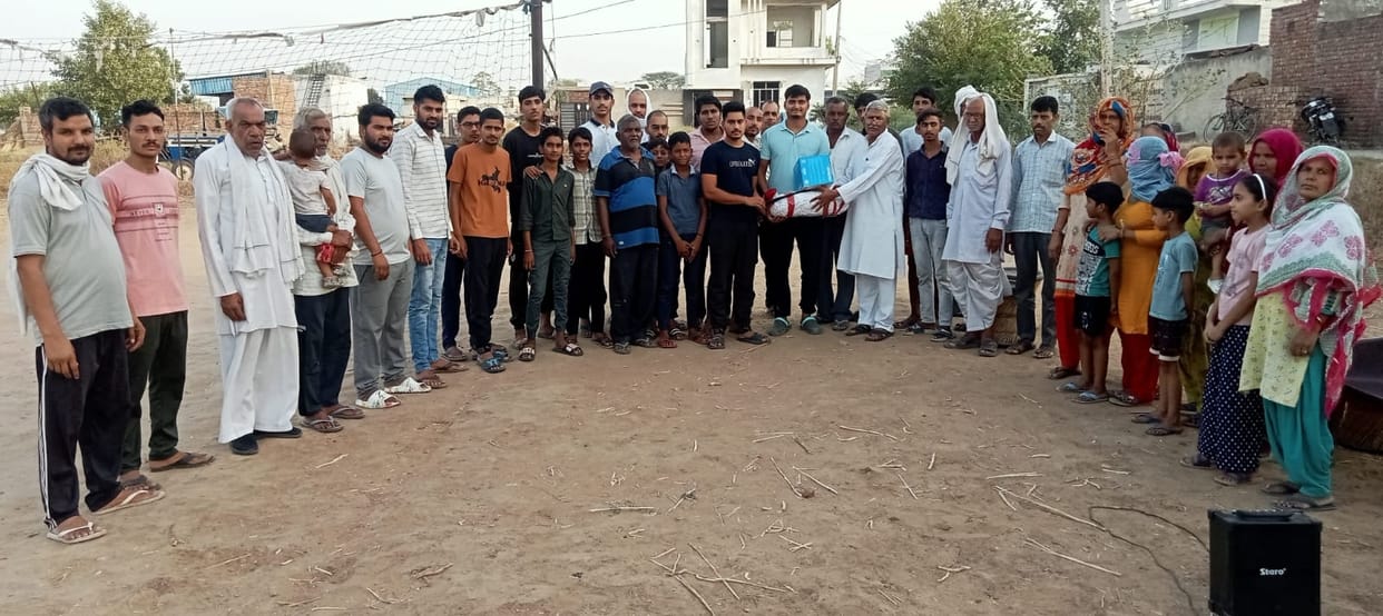 Praja Bhalai Sangathan honored the players