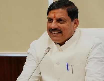 MP News: सीएम डॉ. यादव बोले-जनप्रतिनिधि अपने दायित्वों के निर्वहन में अधिक प्रभावी, पारदर्शी और दक्ष हों MP News: CM Dr. Yadav said - public representatives should be more effective, transparent and efficient in dis