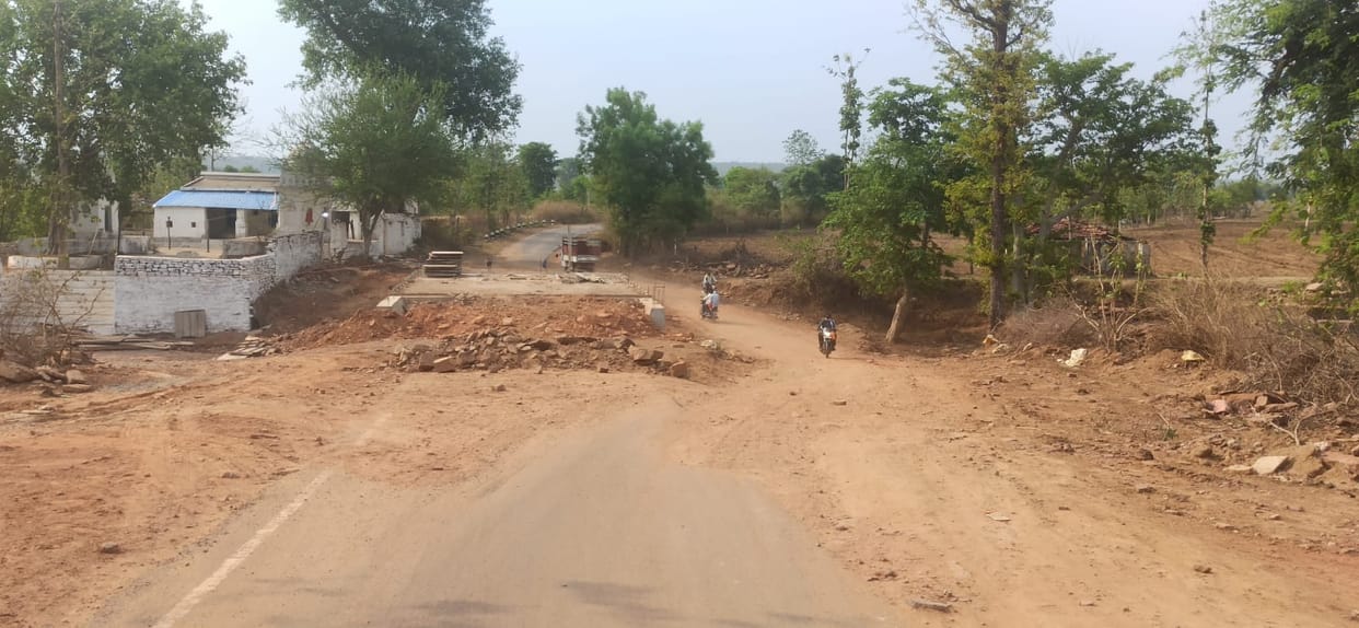 If the bridge is not built before the rains, traffic to dozens of villages will be closed.
