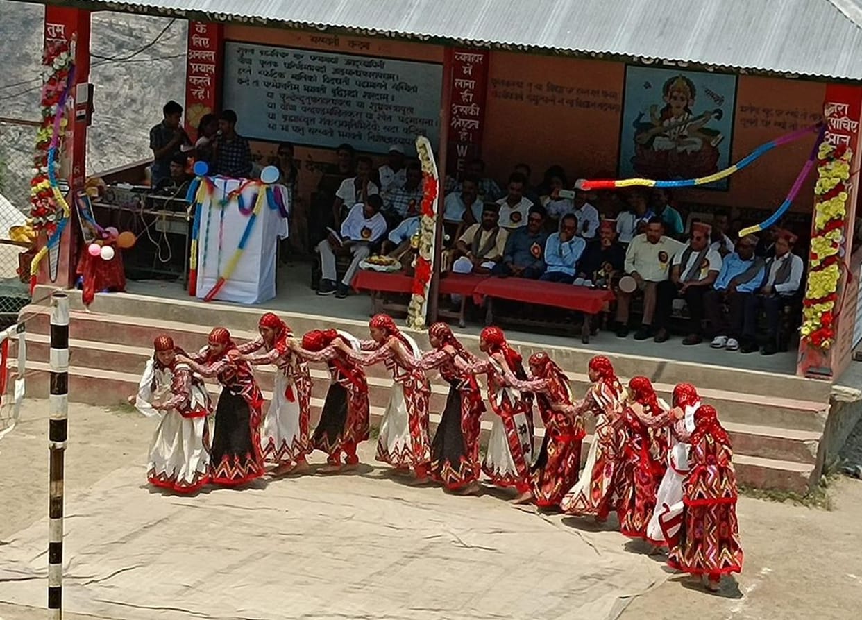 school won in marchpast