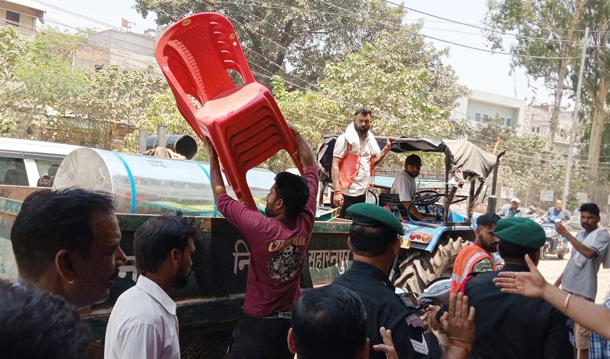 Goods kept on the roads were confiscated and fines were also levied