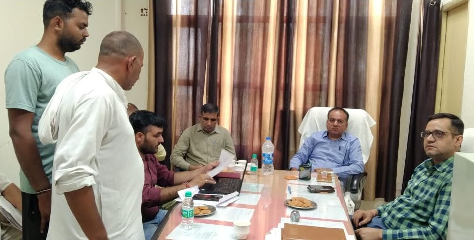 Officers should solve the problems of the common people on priority: SDM