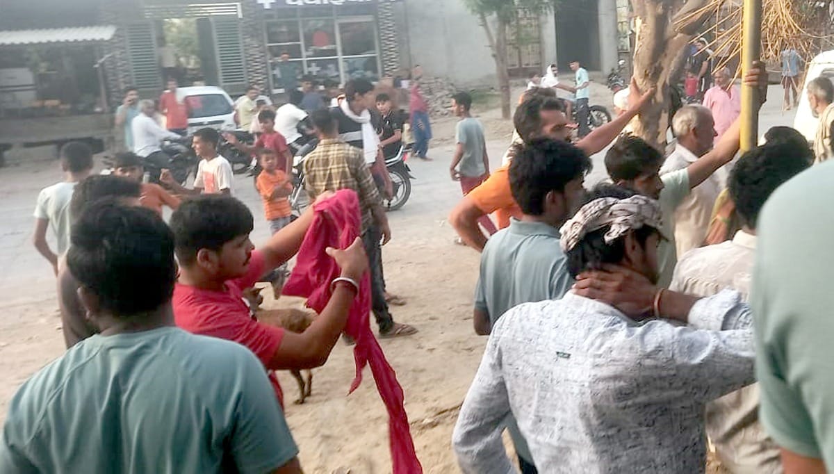 Women protested against liquor contracts in Gaon Haat