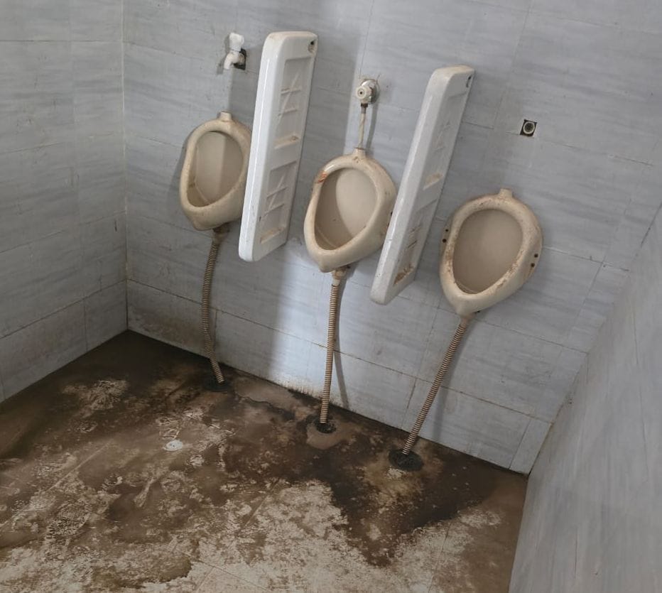 Toilets built in Bahal Market Committee are in bad condition