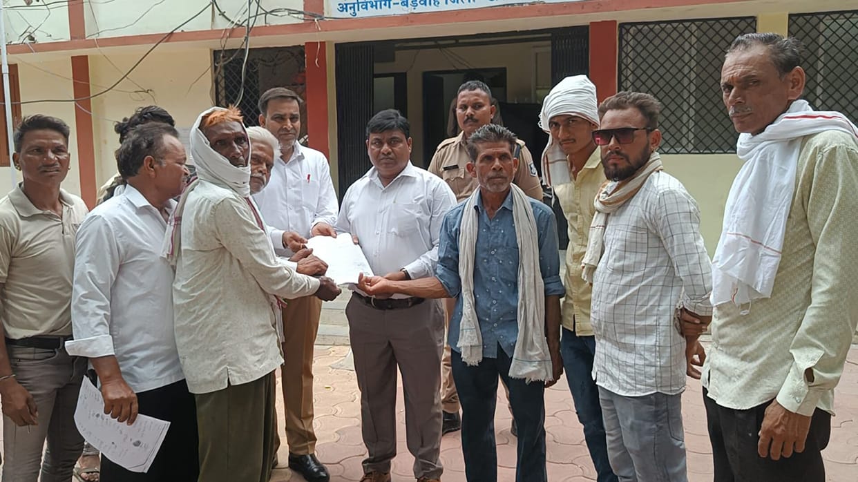 The illegal business of black sand excavation is increasing on Narmada villagers submitted memorandum
