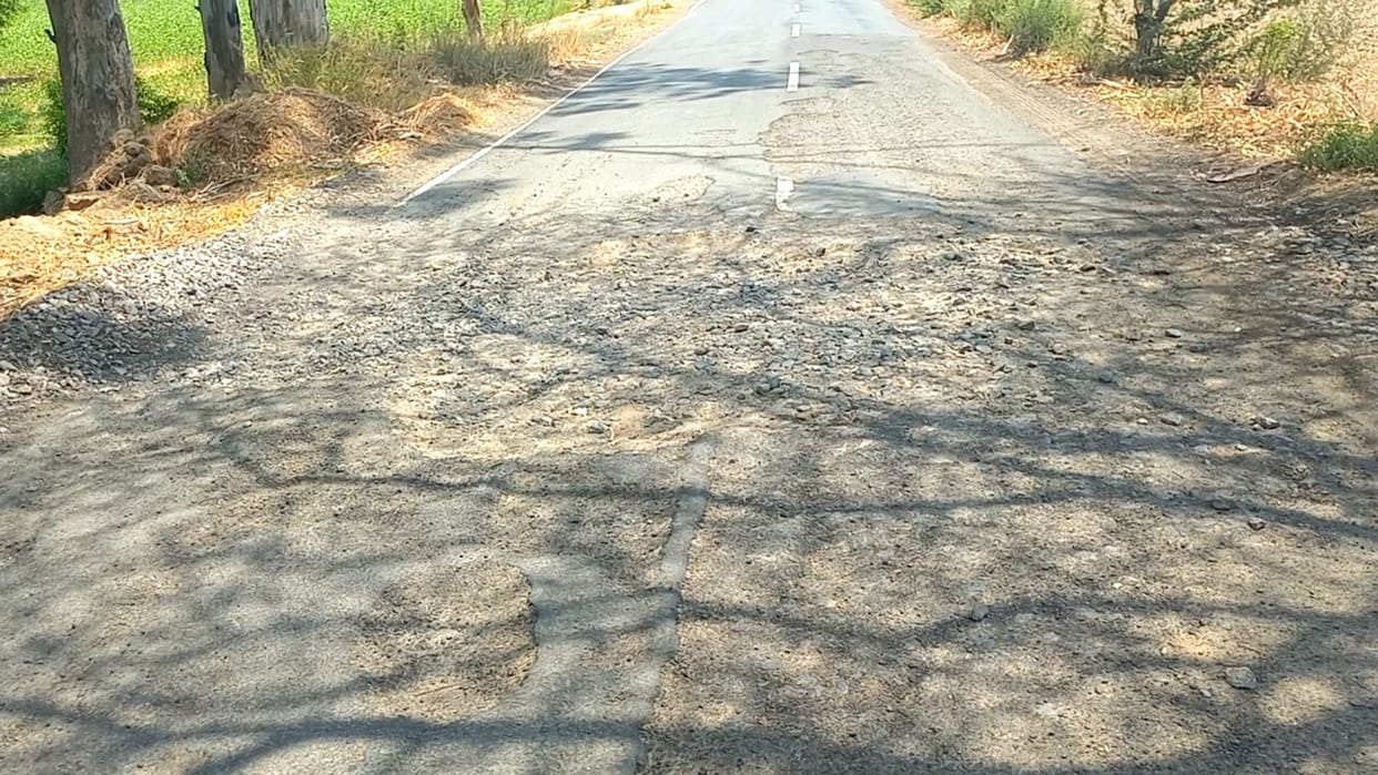 Potholes have appeared at many places in the Matad road due to the road that was built 7 months ago.