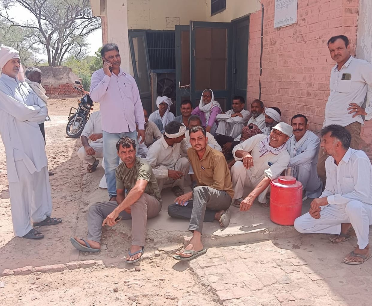 Farmers suffering from electricity problem staged a protest in the electricity sub station