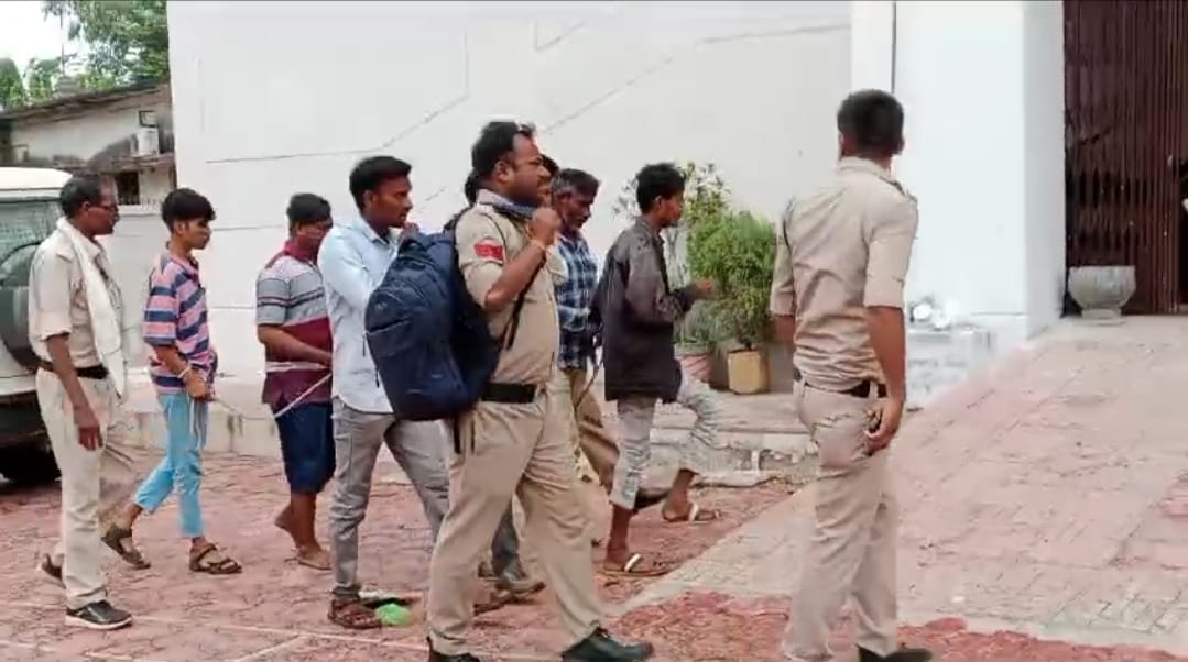 Bike riding miscreants kidnapped the newly married wife of the tribal husband by keeping a gun on his temple