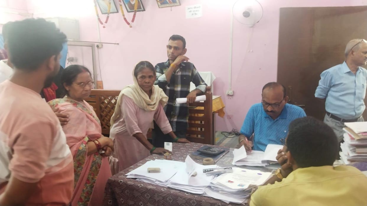 Deed of land belonging to Scheduled Caste was done on the basis of blood relation