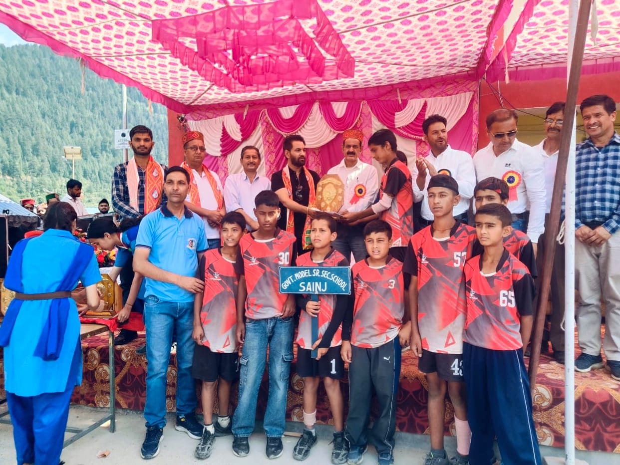 Sainz becomes winner in volleyball and kabaddi