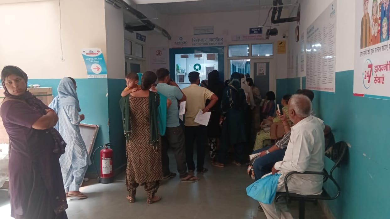 Patients upset due to lack of fans outside Krasna Lab