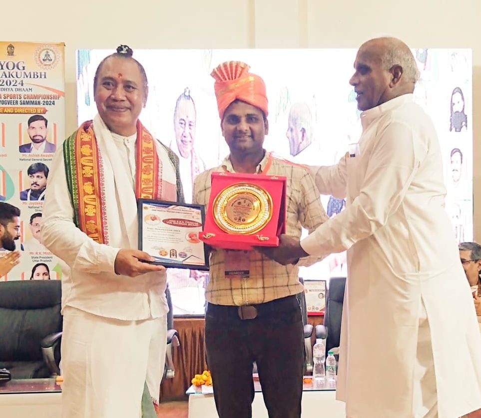 Young yoga instructor Kuldeep honored in Ayodhya