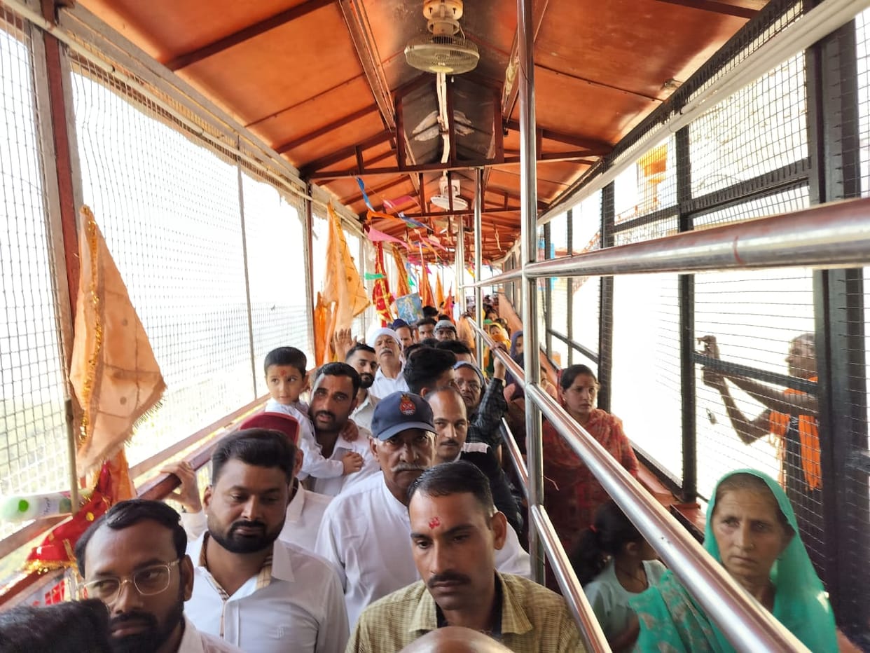 42 degree temperature ineffective against faith, 50000 devotees reached Baba's court