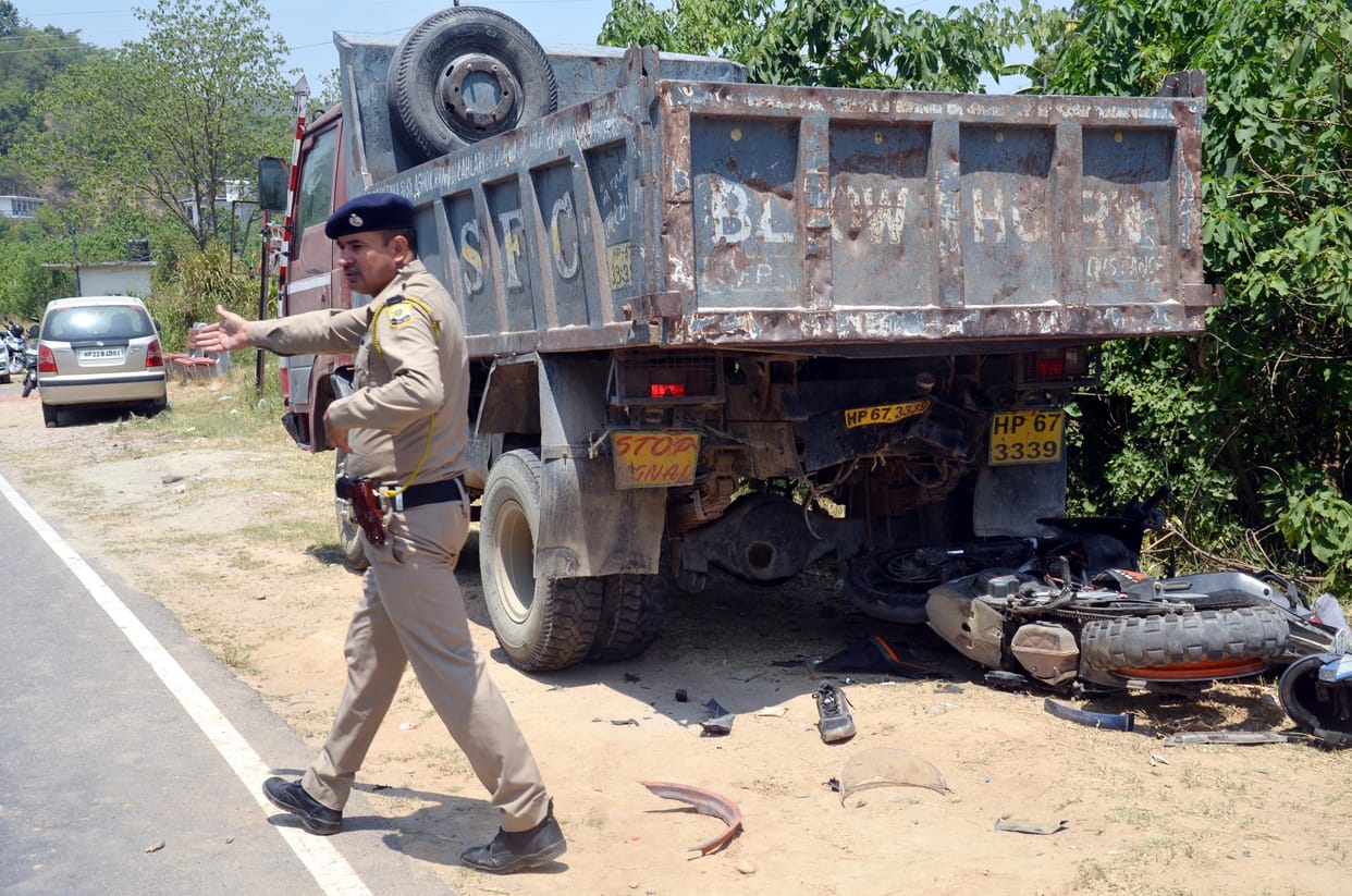 28 year old youth dies on the spot in bike accident