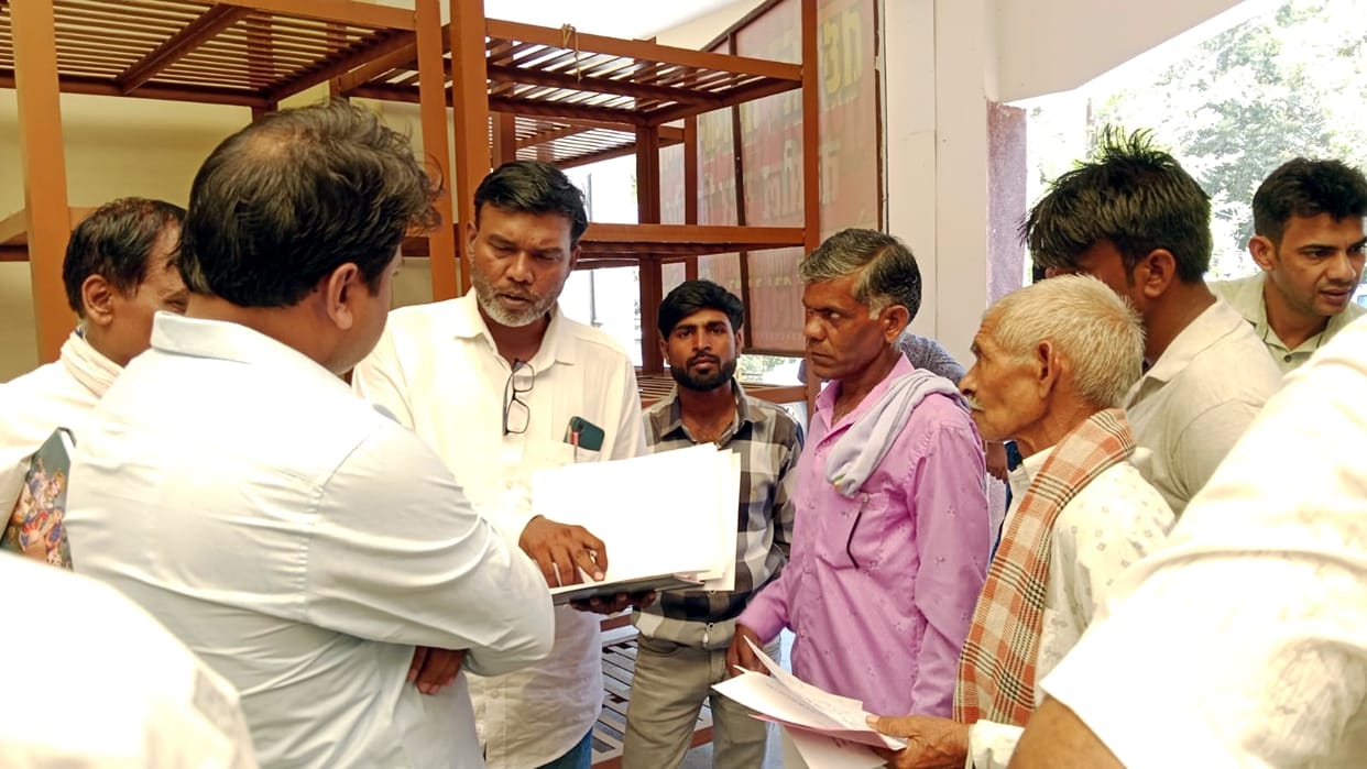 Saheb's 'solution' went inside, accountant's day of appeasement outside