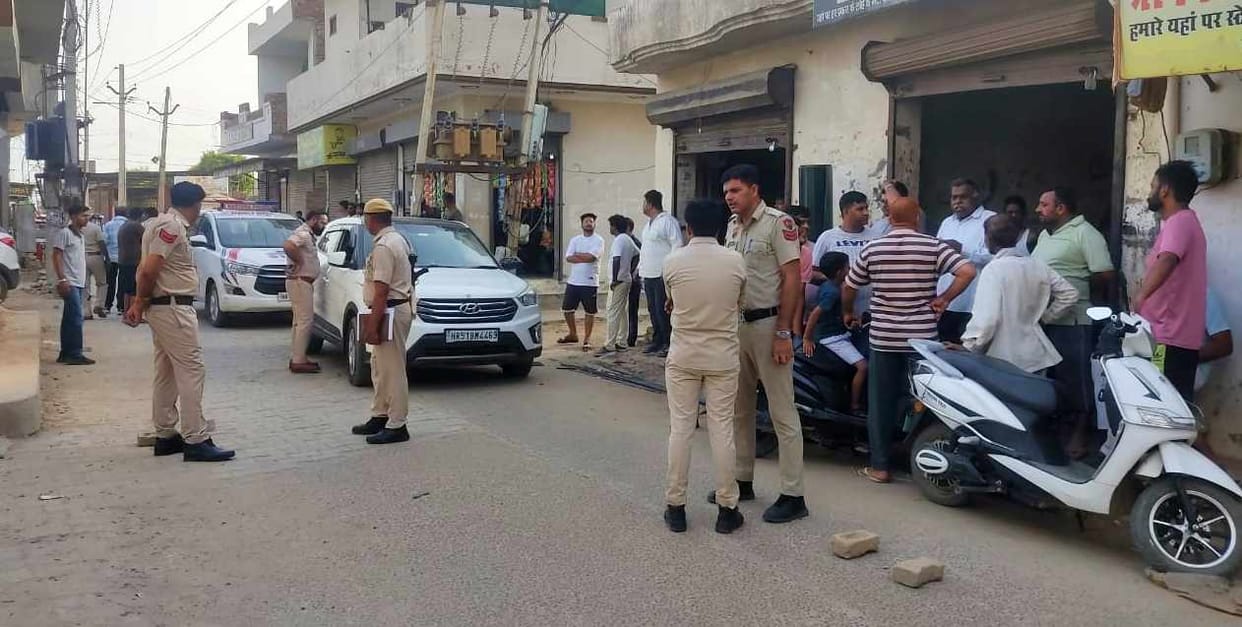 Bike riders fired bullets in broad daylight, injured youth saved his life by entering the shop
