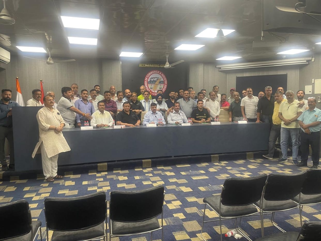 Chamber of Commerce President Held Meeting