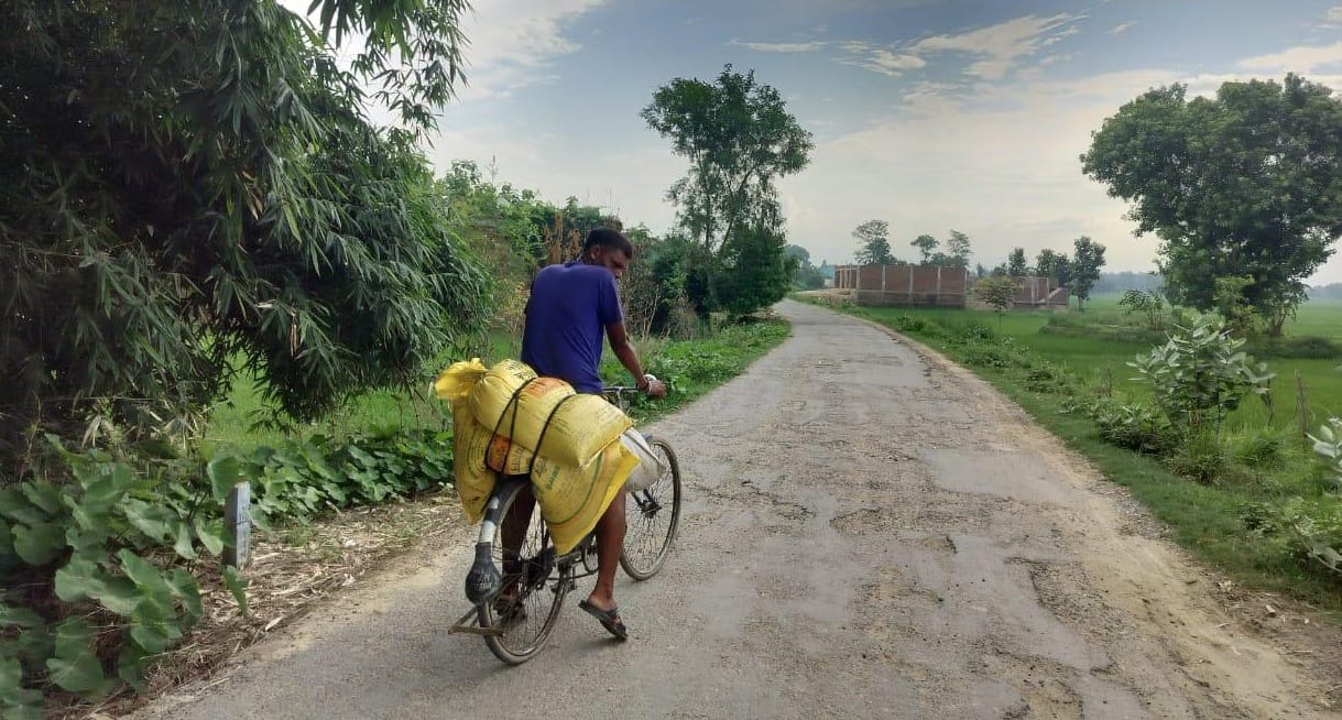 Security personnel engaged in breaking smugglers' syndicate