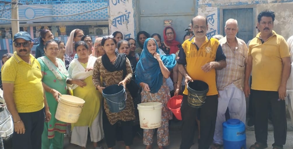 When there was no water for four days, the Julahawala Chowk booster was locked.