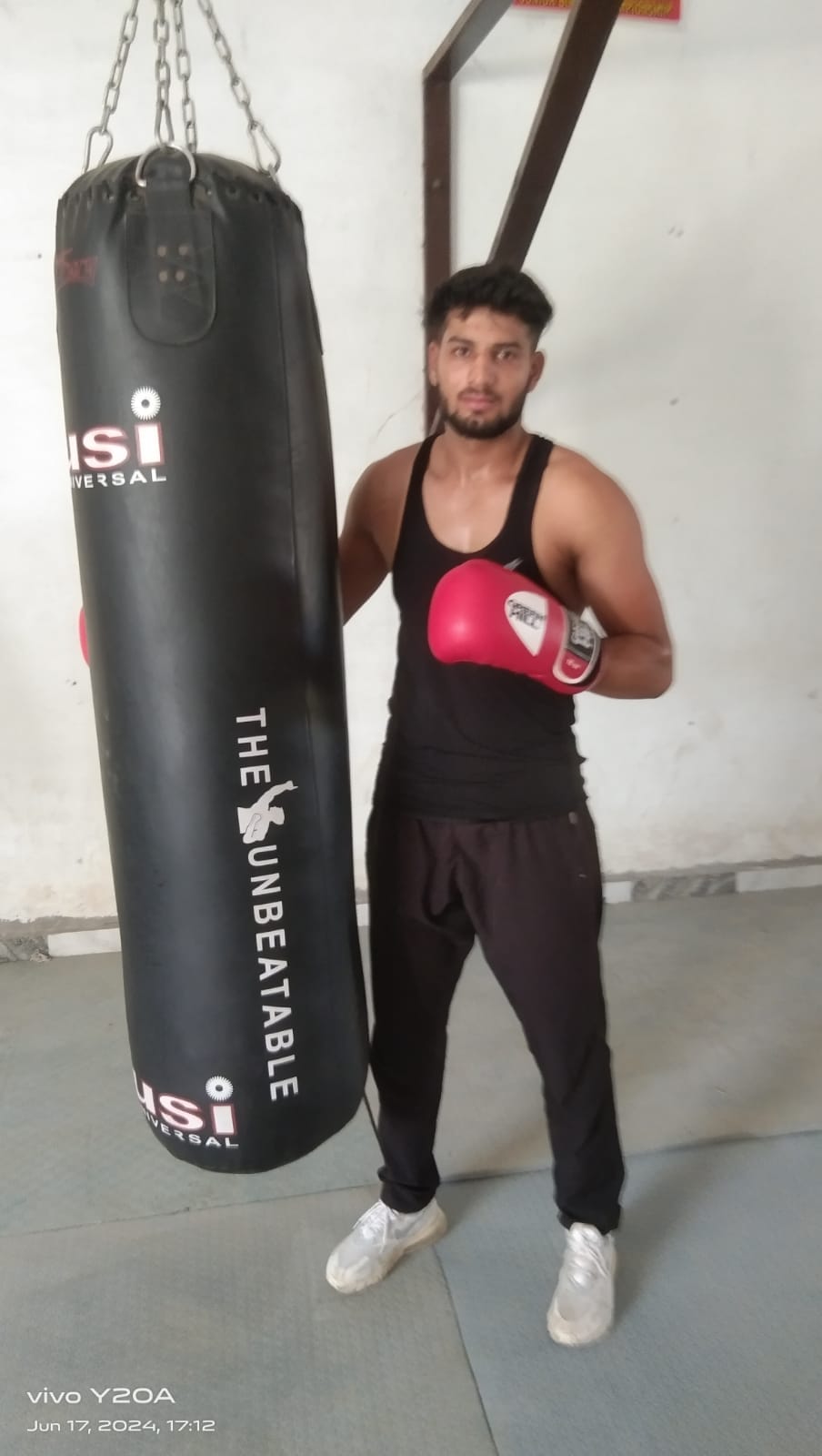Wants to make the district famous by punching in boxing