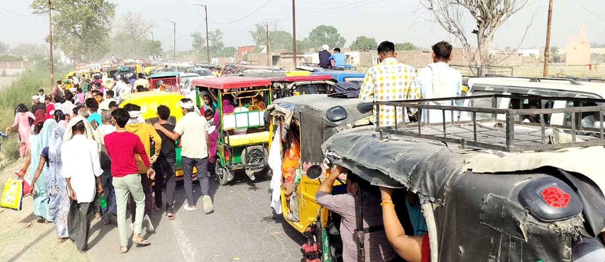 Highway jam for four hours due to vehicles running randomly