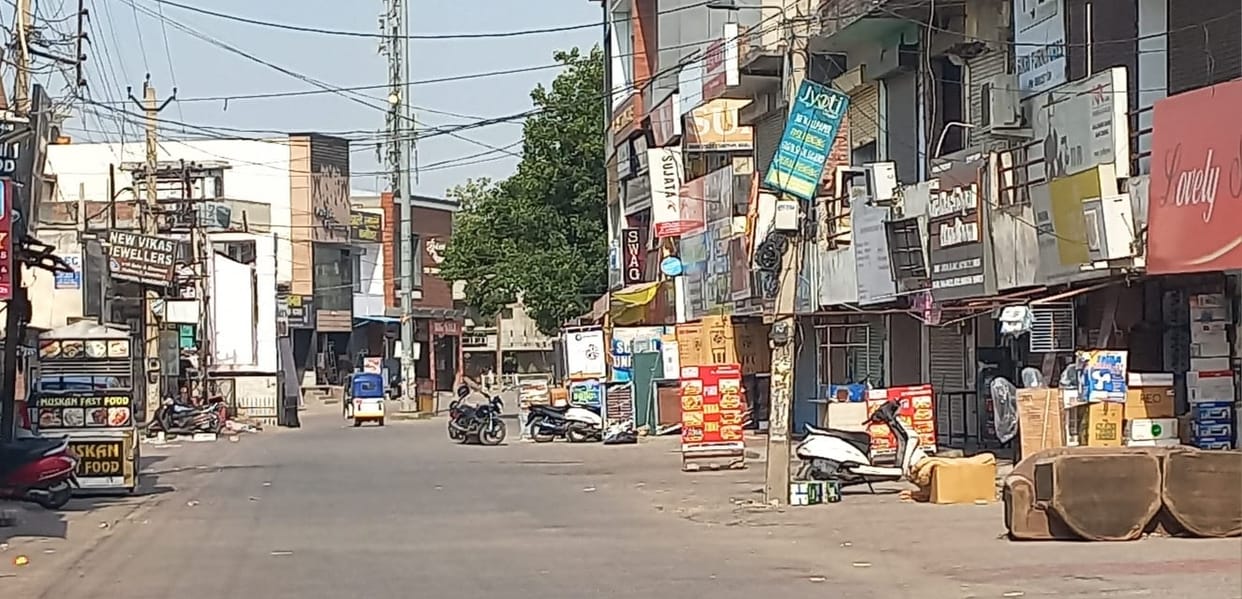 There is silence in the market due to extreme heat, income is also affected