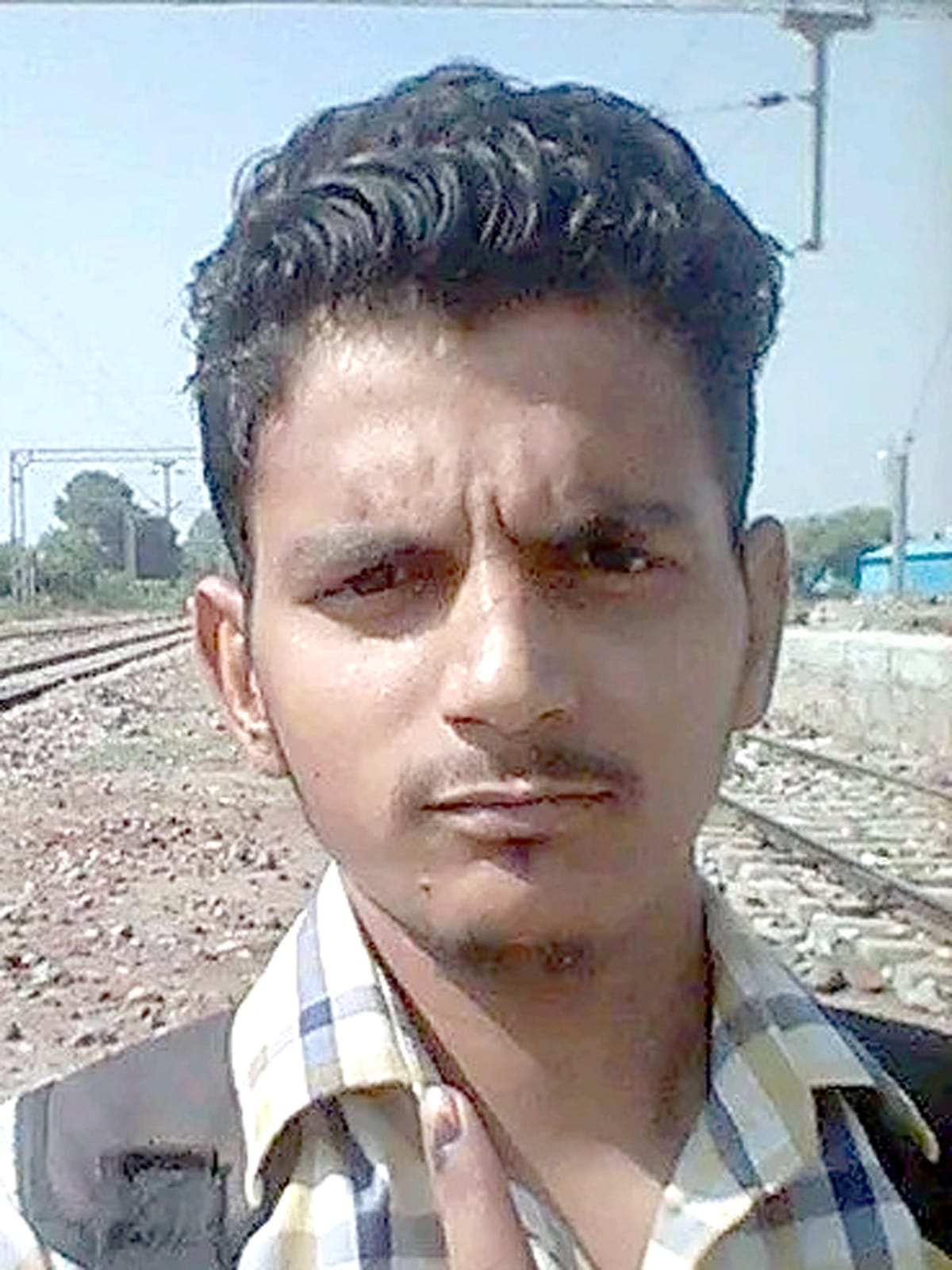 Youth who went to take bath in Hansi branch canal drowned, search continues
