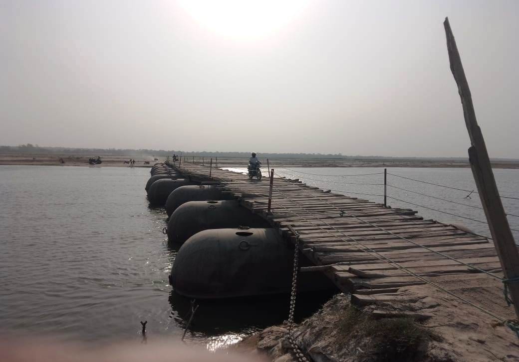 Pantoon bridge of Dhanara Ghat closed... journey to Puranpur increased by 100 km