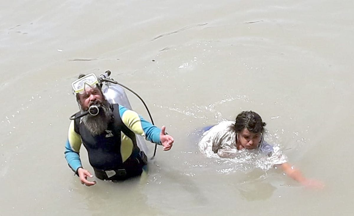 No trace of youth drowned in canal found even after 24 hours