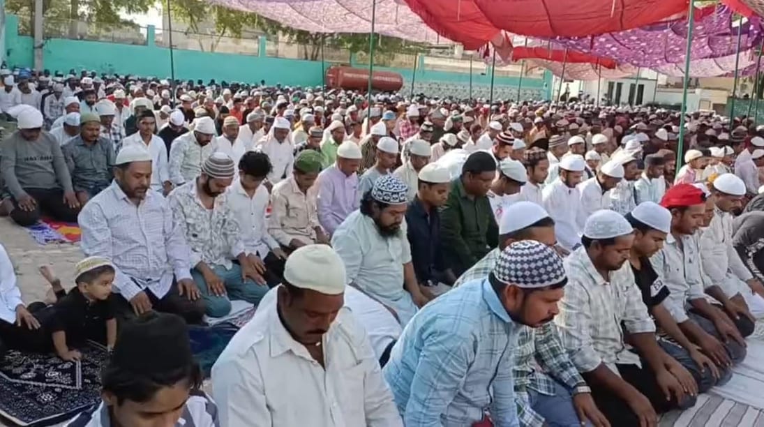 Eid ul Azha prayers offered in mosques, message of peace given