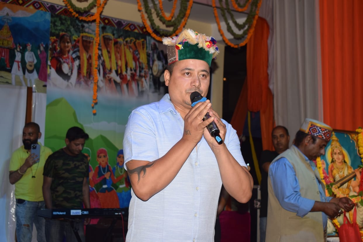 lobh laga tera padosne ...song audience dance bhuntar fair