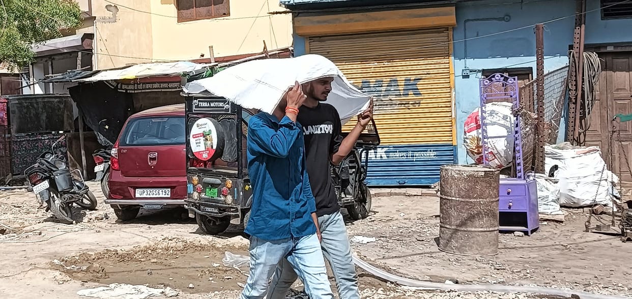 Mercury reached 46 degrees, hot winds and humidity increased the problem