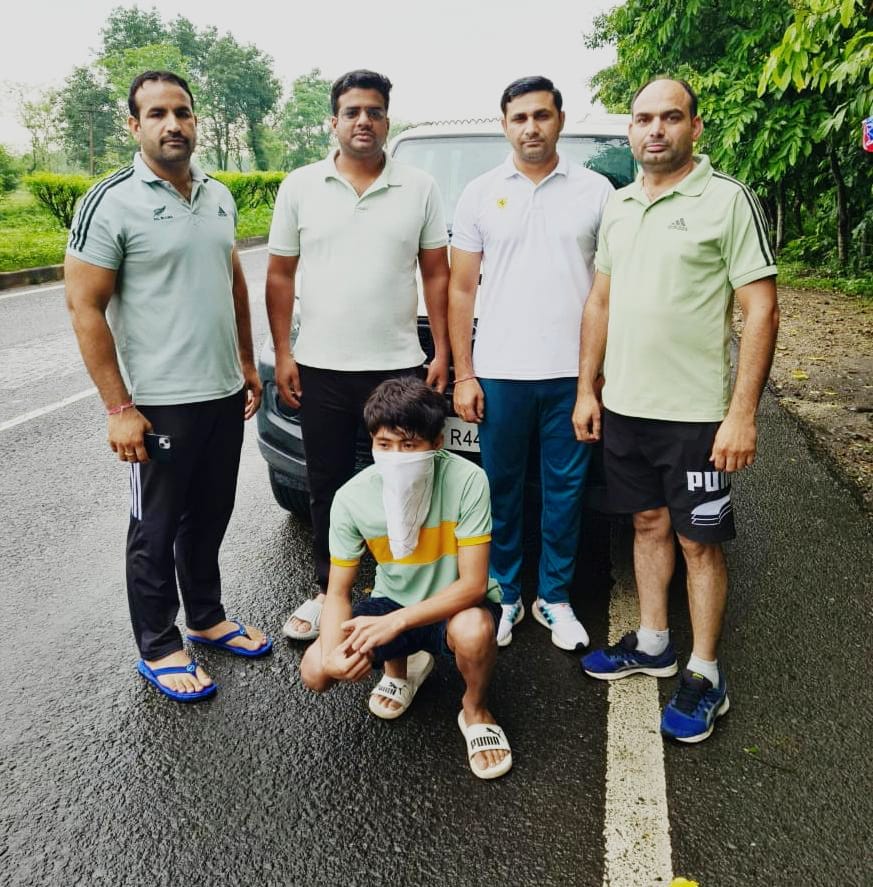 Accused with reward of Rs 2 lakh arrested for supplying drugs to students