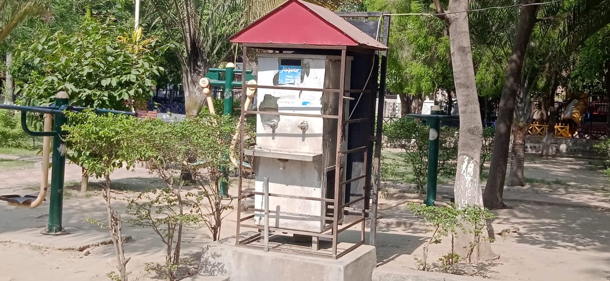 Water cooler lying closed in MC Park