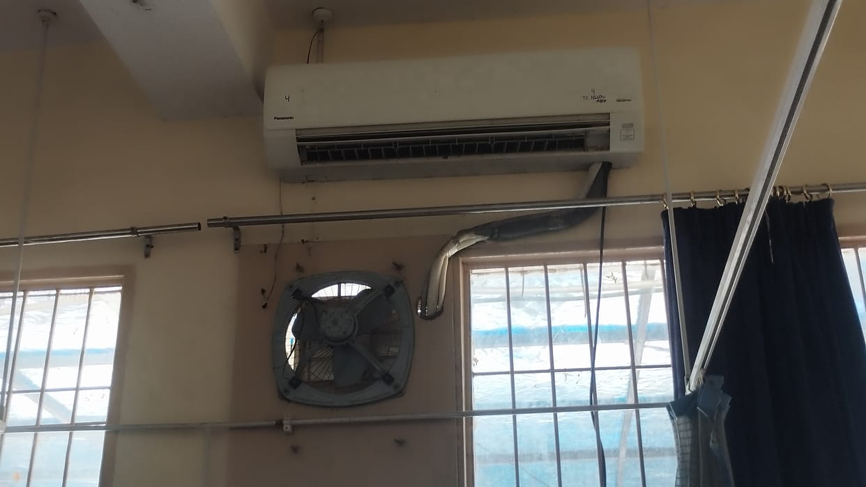 Hospital's AC is not working, temperature crossed 44 degrees