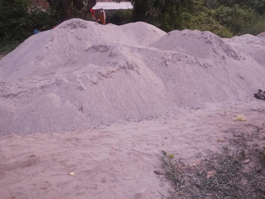 Indian building being built from Nepal's sand