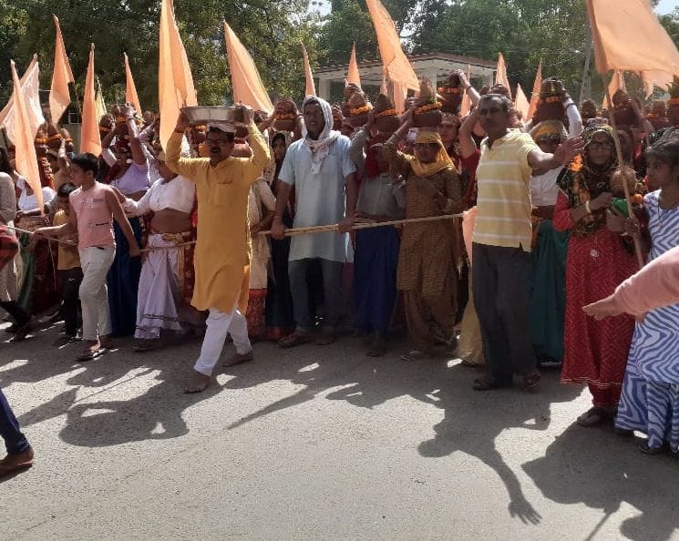 Before Shrimad Bhagwat Katha, women took out Kalash Yatra