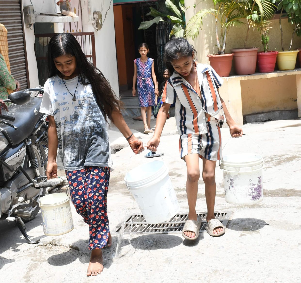 Taps remained dry, people climbed on tankers for water