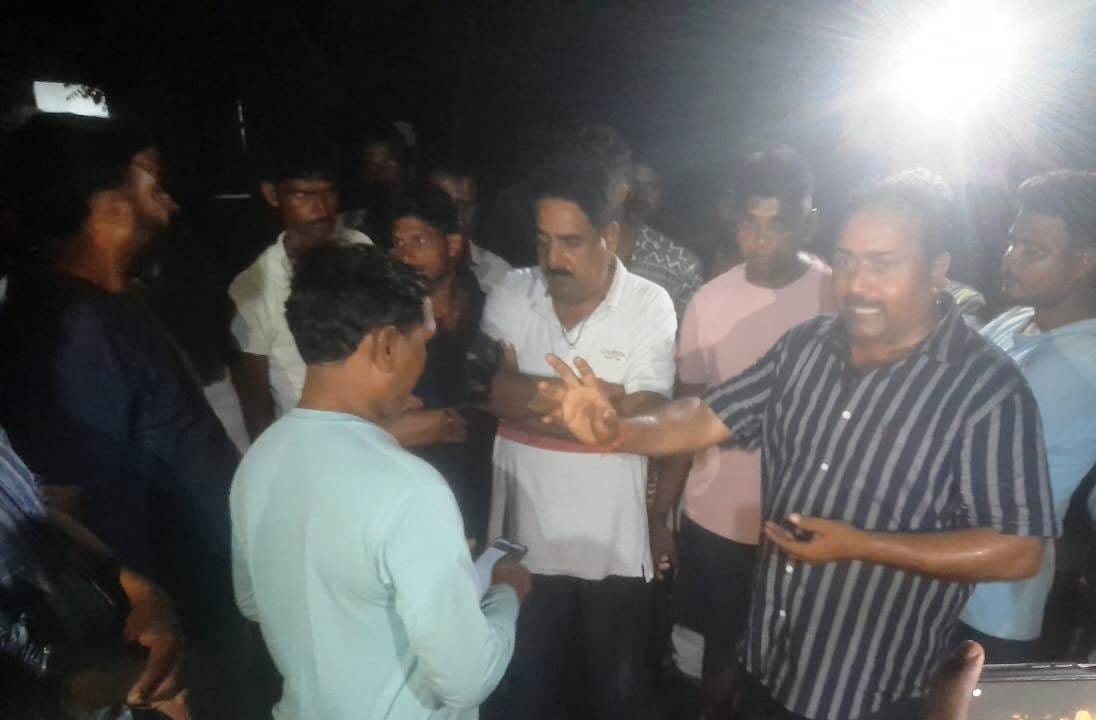 Anger due to power failure in scorching heat, uproar in many power stations