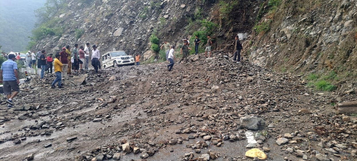 Clouds rained heavily in Pithoragarh, Champawat, relief from scorching heat.