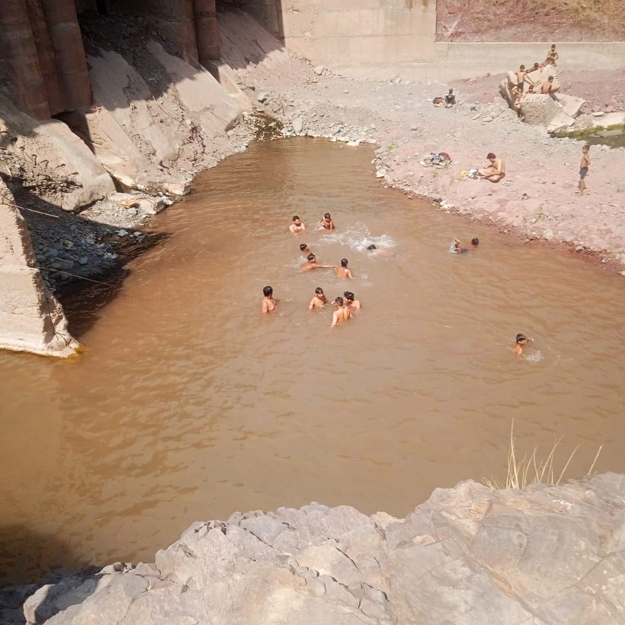 People ignored Himuda in Parwanoo

Kaushalya Dam converted into swimming bridge